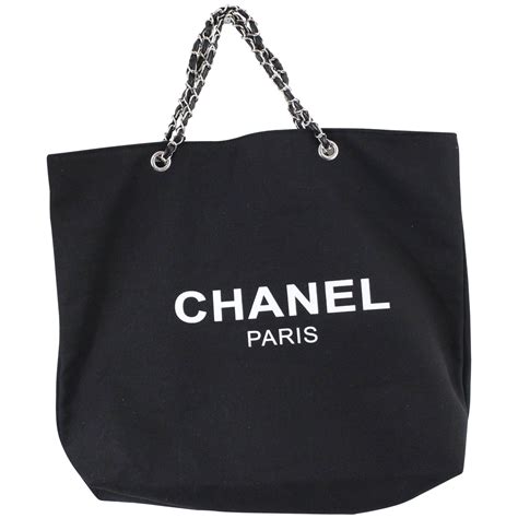 chanel vip gift bag